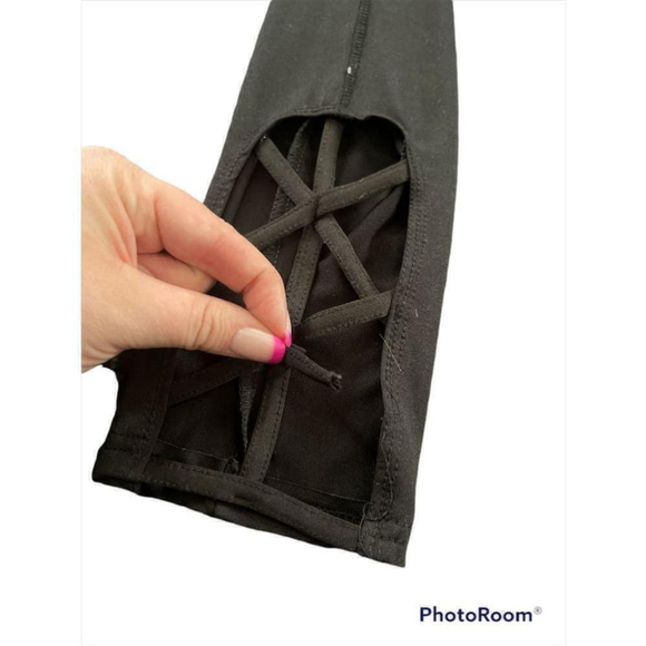 Black Leggings with Criss Cross backs - Picture 5 of 9